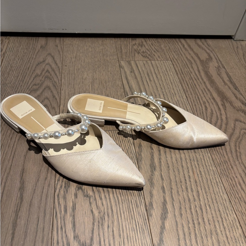 Dolce Vita Kanika Pearl Flats sz8 Elegant Cream Mules with Pearl Detailing - Picture 4 of 6